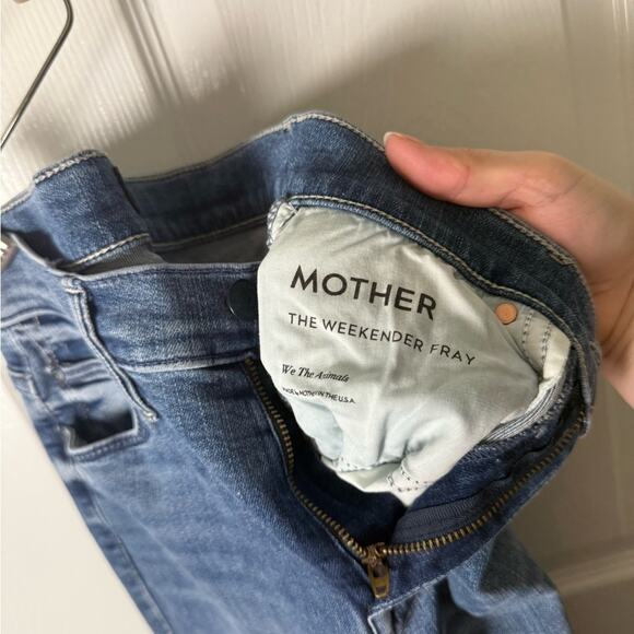 MOTHER The Weekender Fray Jeans in We The Animals 24 - Picture 10 of 12